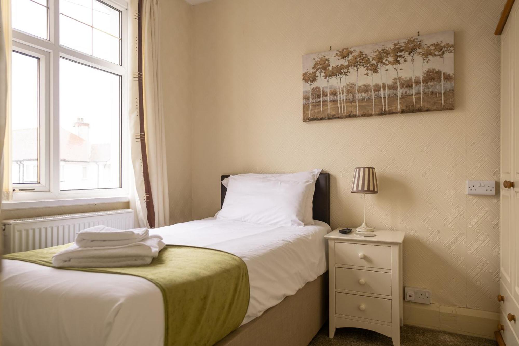The Kildare Bed & Breakfast Skegness Exterior photo